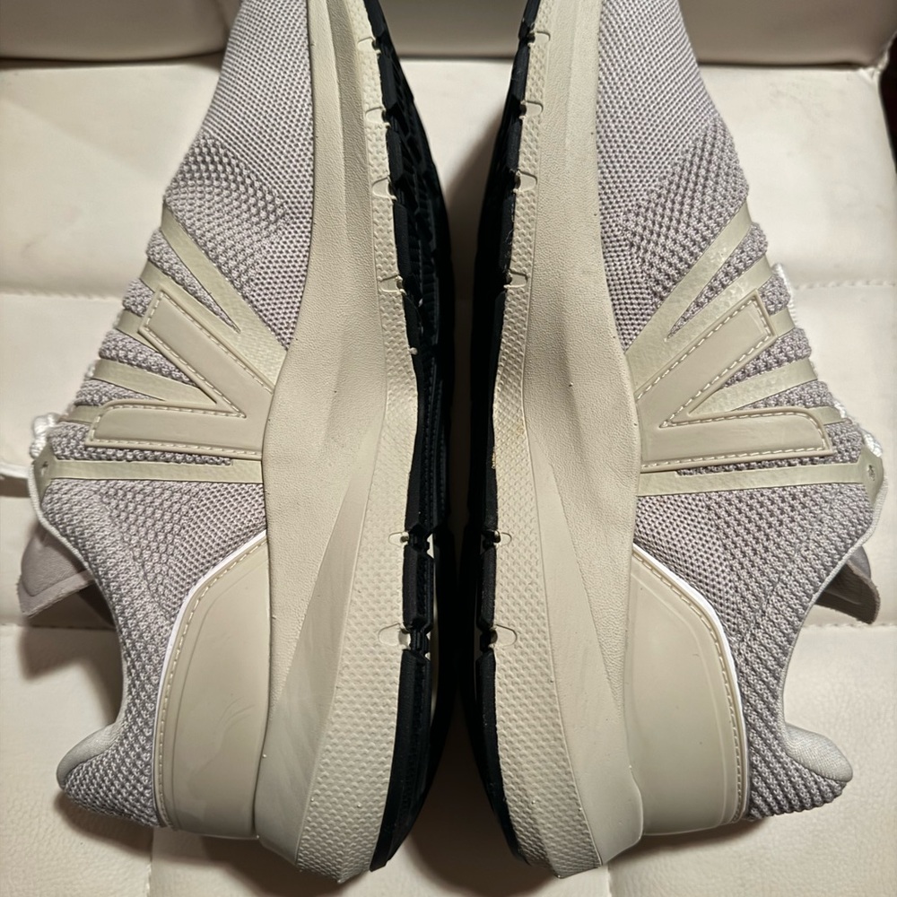 VEJA Marlin V-Knit Low Gray Chalk/pierre women Size 10.5/43.5 NWOB - Picture 7 of 10